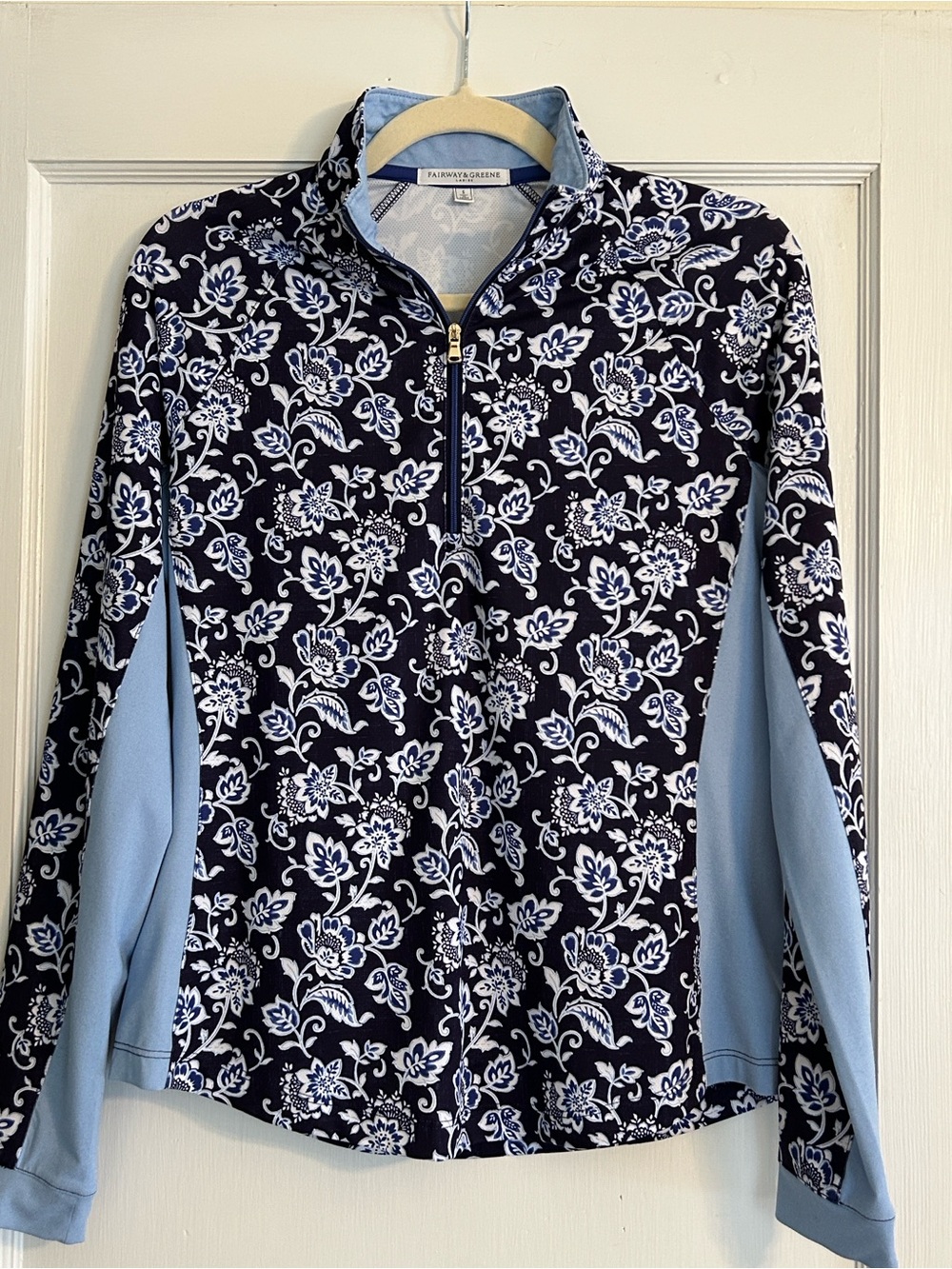 Fairway & Greene Ladies quarter zip golf ⛳️ Size small.  UPF 50. ☀️